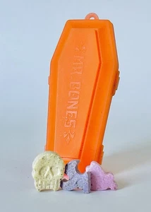 Vintage 1978 Fleer MR BONES Coffin Candy Container 3” Plastic HALLOWEEN ORANGE - Picture 1 of 3