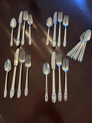 Cubiertos Rogers FIRST LOVE ~ con monograma “A”  Foto 1 de 3