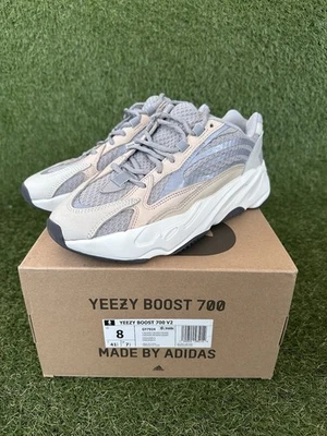 Adidas Yeezy Boost 700 V2 Crema Talla 8 GY7924 Kanye West 350 500 750 Foto 1 de 4