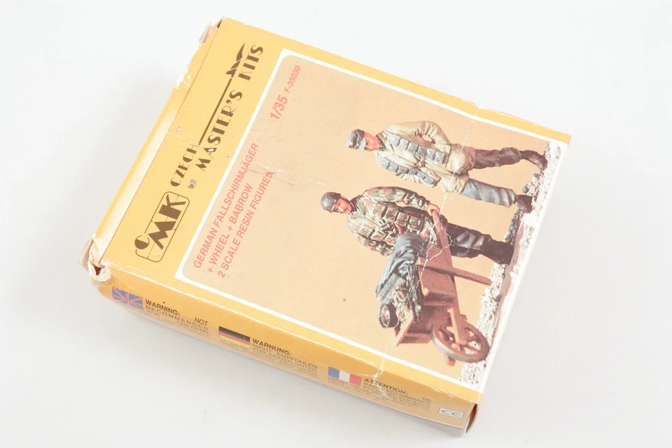 CMK F35030 German Fallschirmjäger + Wheel + Barrow 1:35 modellismo statico - Immagine 1 di 1