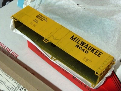 HO Con- Cor Milwaukee 50' Reefer 56403  kit# 1039 - Image 1 of 3