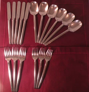 17 Pieces Mikasa ZENA Stainless Glossy SALAD DINNER FORKS Knives Soup Spoons - Picture 1 of 7