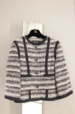 CHANEL 13P TWEED CC LOGO BUTTON BLAZER JACKET FR44 US12 - Image 1 of 4