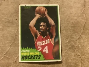 1981-82 Topps #14 Moses Malone - EX - Desgaste en las esquinas - Sin pliegues - Bien centrado - Imagen 1 de 2