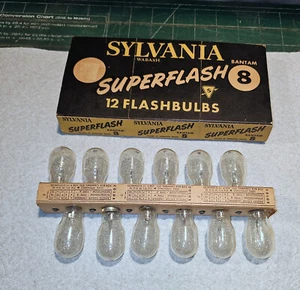 Vintage Sylvania SuperFlash Bantam #8 - 12 Blitzlampen - Bild 1 von 6