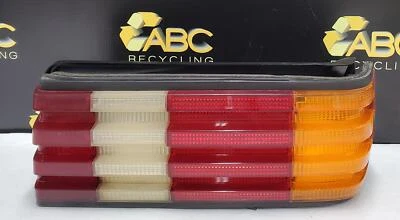 1981 - 1985 年 Mecedes 280SE 尾灯总成右右手乘客原始设备制造商 — 第 1/4 张图片