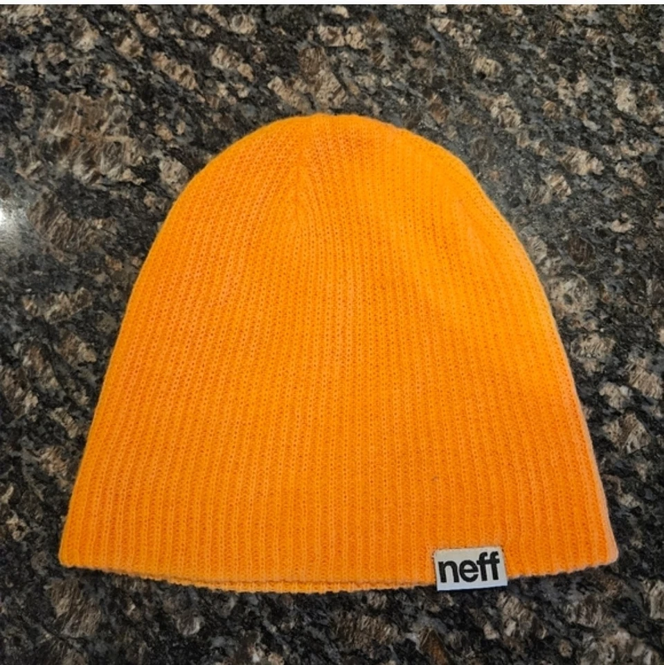 Sombrero de invierno naranja unisex Neff Foto 1 de 4