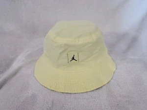 NIKE JORDAN JUMPMAN SOMBRERO CUBO LAVADO PARA HOMBRE MEDIANO GRANDE DC3687 706 AMARILLO NEGRO - Imagen 1 de 7