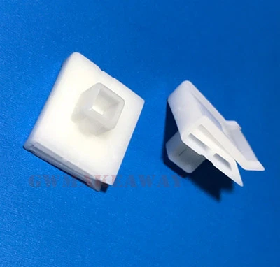 Parachoques con clip para MITSUBISHI REFUERCE de 2 piezas Foto 1 de 2