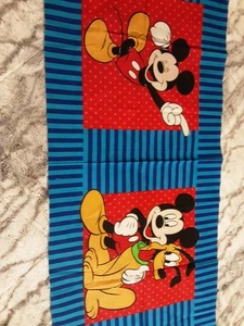 Baumwolle Quilt Stoff Disney "Mickey Mouse & Pluto" Kissen Panel von 17" x 44" - Bild 1 von 6