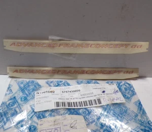 TARGHETTA ADESIVA PER PIAGGIO GILERA RUNNER 180 (CONFEZIONE DA 2 PEZZI) - Foto 1 di 1