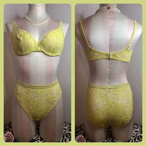 New Vtg Victoria's Secret Signature Lace Bra/ Panty Set 34C/sm - Picture 1 of 11
