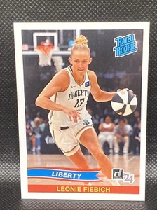 2024 Panini Instant WNBA Rated Rookie #RRR-14 Leonie Fiebich New York Liberty RC - Foto 1 di 2