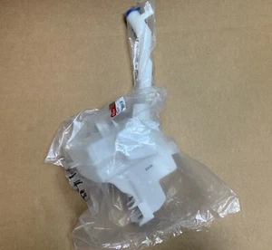 Genuine Windshield Water Reservoir 2012-2013 Soul Water Bottle Tank & Neck NEW - Picture 1 of 3