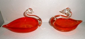 ZWEI Murano Kunst Glas Schwäne Orange Süßigkeiten Schmuck Schale Nussschale mundgeblasen Vintage Posten - Bild 1 von 3
