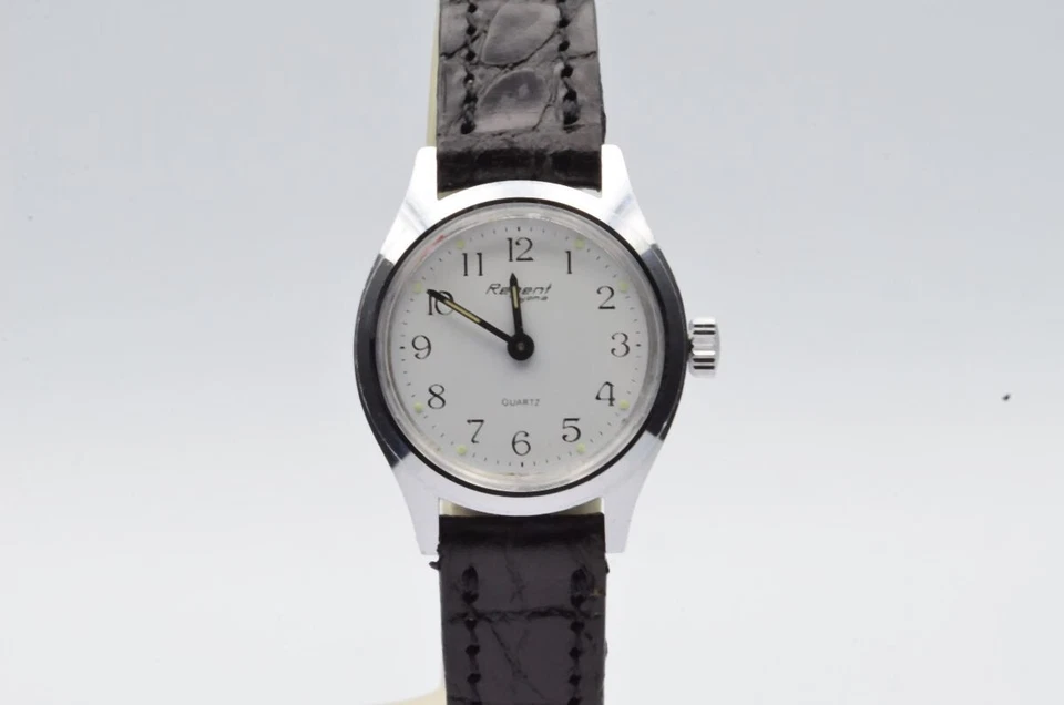 Regent Women's Watch 0 15/16in Quartz Vintage RAR with Leather Band Wrist 6 7/ - Image 1 of 4