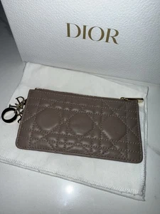 Authentisches Dior SLG Lady Dior Kartenetui Geldbörse - Medium Taupe - leicht gebraucht - Bild 1 von 24