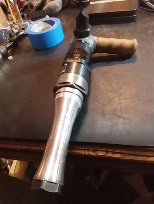 Mordedor de chapa Rockwell Foto 1 de 4