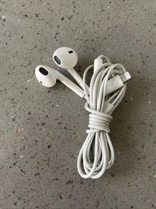 Apple EarPods Conector Lightning Canal In Ear A1748 MWTY3AM/A - Original - Imagen 1 de 6
