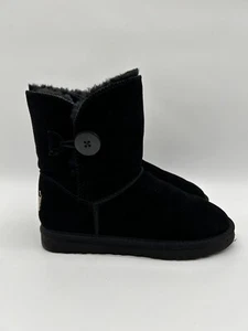 UGG Short Bailey Button II Damen Stiefel Schwarz Gefüttert EUR 38 - Bild 1 von 3