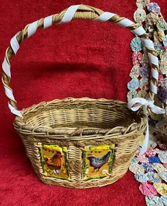 Vtg Large Oval Basket with Tall Handle & Ceramic Rooster & Hen Tile Decorations - Picture 1 of 5