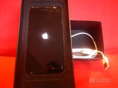 Apple iPhone 8 - 64GB - Grigio Siderale (Sbloccato) - Immagine 1 di 2