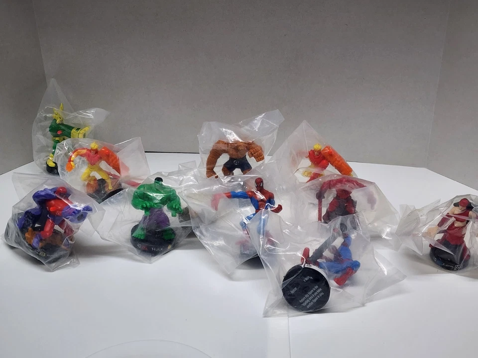 Figuras de Superhéroes de Marvel Attacktix - Lote de 10 - Nuevo Sellado Spider-Man Hulk Foto 1 de 4