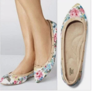 Cushion Walk by Avon Womens Size 8 Floral Slip On Studded Ballet Flats Point Toe - Picture 1 of 9