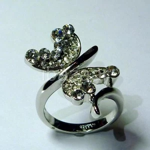 18K WHT GOLD PLATED SWAROVSKI CRYSTAL RING R03 SIZE 6.5 - Picture 1 of 1