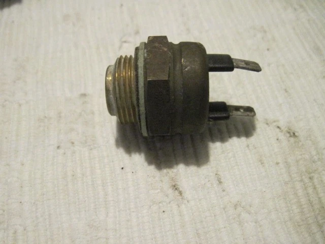 Interruptor ventilador auxiliar Porsche 944 968 Foto 1 de 1