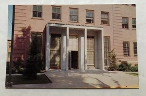 Merch Hospital Iowa City, Iowa. Postcard (W1) - Picture 1 of 2