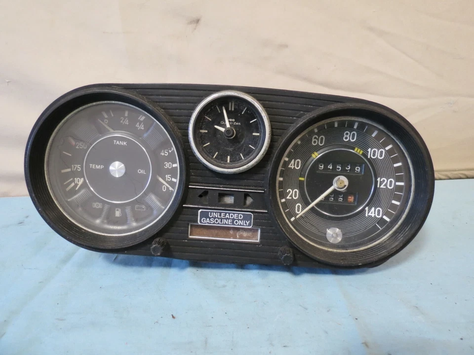 ✅ Cuadro velocímetro 67-76 Mercedes w108 w109 w114 w115 140 MPH 94k OEM VDO Foto 1 de 4