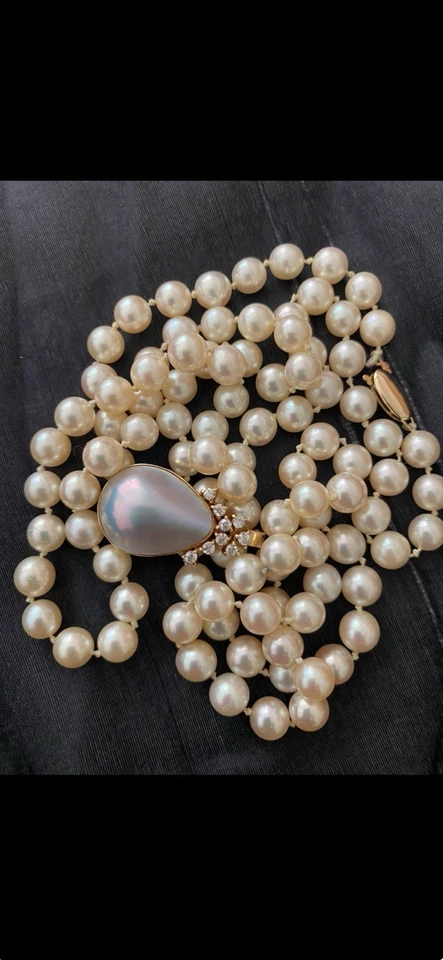 Colar de pérolas com pingente de lágrima - Imagem 1 de 1