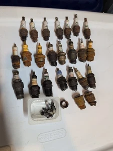 Vintage Spark Plug Lot Gambles Bosch AC Blue Crown Clark auto Lite - Photo 1/10