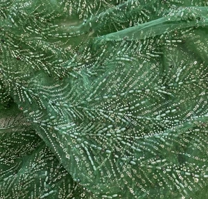 Tela con cuentas de malla transparente de lentejuelas verdes - Imagen 1 de 4