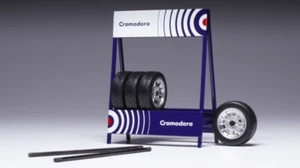 Modellino auto Ixo 1:18 SET 4 GOMME 4 WHEELS RUOTE CROMODORA SILVER collezione - Foto 1 di 1