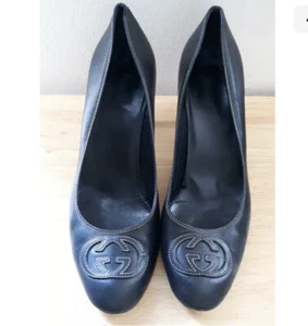 Gucci Black Heels / Pumps GG Logo Tan Stitching 10 B EUC Authentic Beautiful - Picture 1 of 5