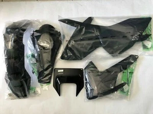 HUSQVARNA FE 250 350 450 501 2017 2019 5 PCS BLACK PLASTIC KIT - Picture 1 of 1