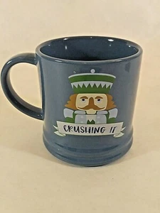 Taza de café de porcelana umbral aplastándola vacaciones de Navidad galleta de nueces - Imagen 1 de 5