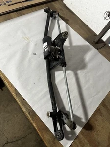 2011 2012 2013 2014 15 Ford F250 F350 Front Windshield Wiper Motor Transmission - Picture 1 of 3