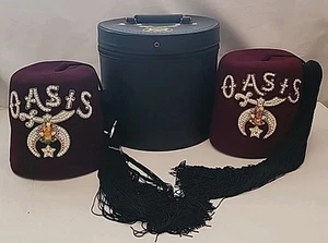 2 x Mason Freemason Shriner Vintage Oasis Fez Hat Cap & Case Size 6 7/8 + 7 1/8 - Picture 1 of 14