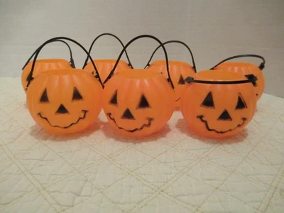 Cestas de regalo/truco o trato de fiesta de calabaza de Halloween (juego de 7) (plástico) Foto 1 de 4
