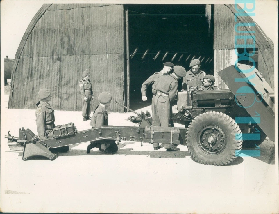 Post WW2 Photo Kinmel  Army Camp Wales Men With Artillery Piece 8 x 6 Original  - Image 1 of 4