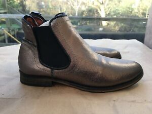 MODERN VINTAGE MADE BY HAND CRACKED SILVER GREY LEATHER CHELSEA BOOT UK 4 1/2