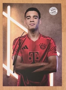 Jamal Musiala AK FC Bayern München Autogrammkarte 2024-25 original signiert - Bild 1 von 2