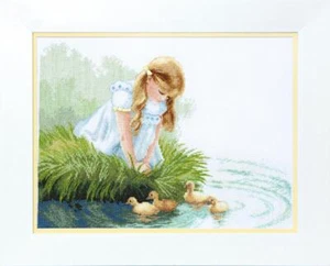 DIY Counted Cross Stitch Kit "Girl with ducklings" 14.2x10.6 in / 36.0x27.0 cm - Imagen 1 de 1