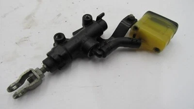 Triumph Tiger Explorer 1200 XR 2013 freno trasero cilindro maestro y depósito Foto 1 de 4