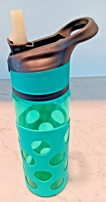 24 OZ. Botella de agua VERDE con un solo toque a prueba de fugas tapa abatible agarre de silicona Foto 1 de 2