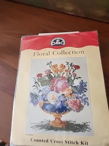 DMC Floral Collection Counted Cross Stitch Kit Blue Vase K2421 - Bild 1 von 11