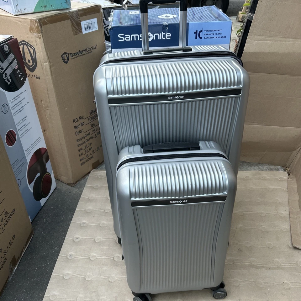 Juego de equipaje giratorio expandible rígido Samsonite Blackstone plateado de 2 piezas Foto 1 de 4